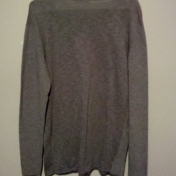 GUESS NWT GRAY L/S THIN PULLOVER SWEATER NEW - Picture 4 of 4